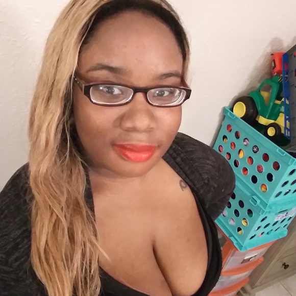 Meet your Posher, Cherry - Picture 1 of 1